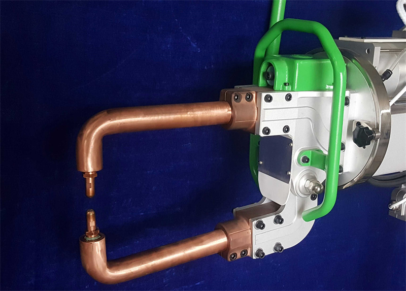 一体式悬挂点焊机